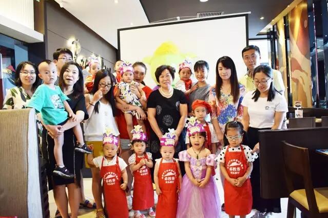 NYC紐約國際西安高新尚早教中心必勝客主題生日會(huì)回顧