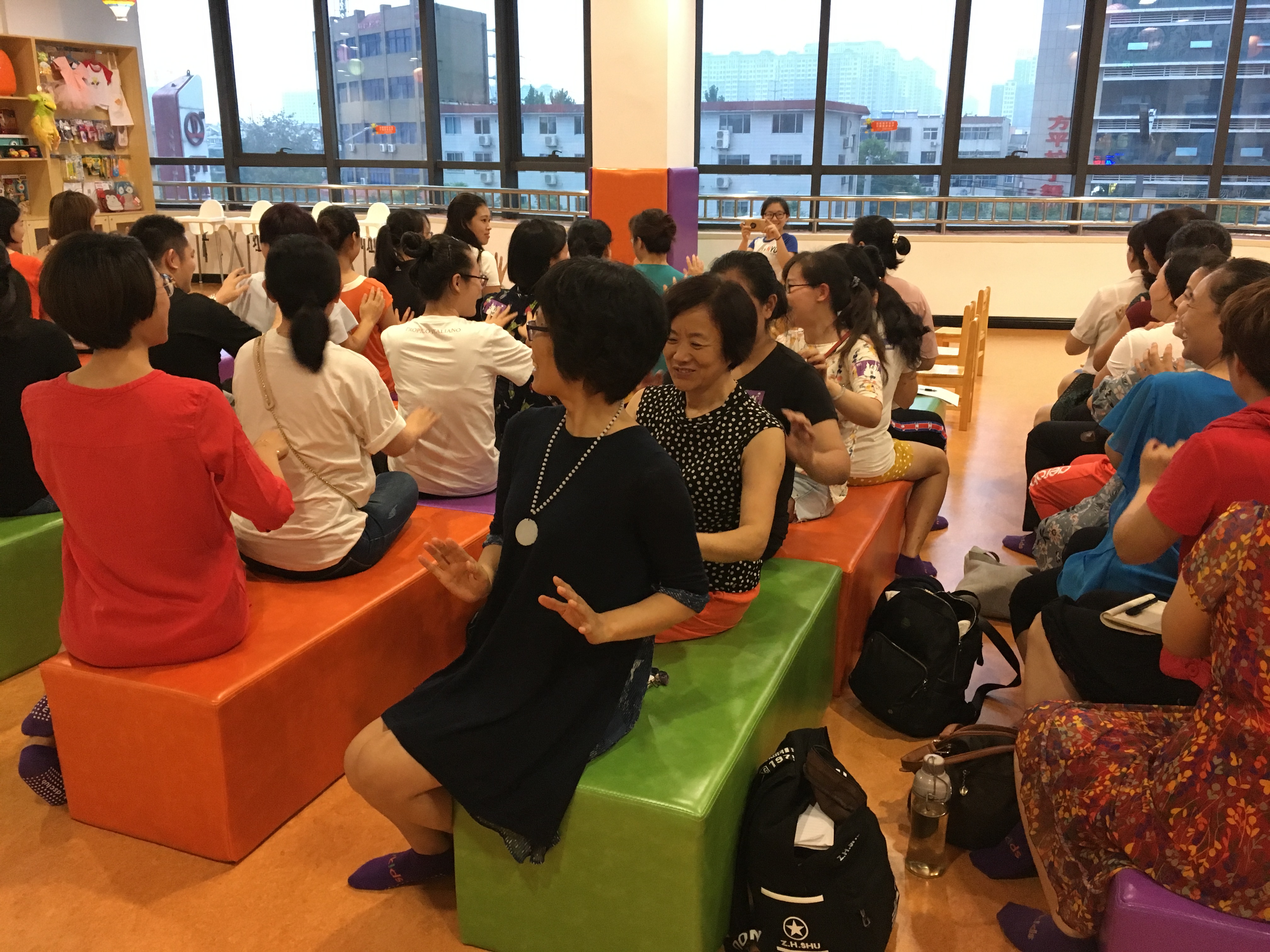 NYC紐約國際山東濰坊萬達(dá)中心：【活動(dòng)回顧】父母沙龍《生活中的育兒術(shù)》