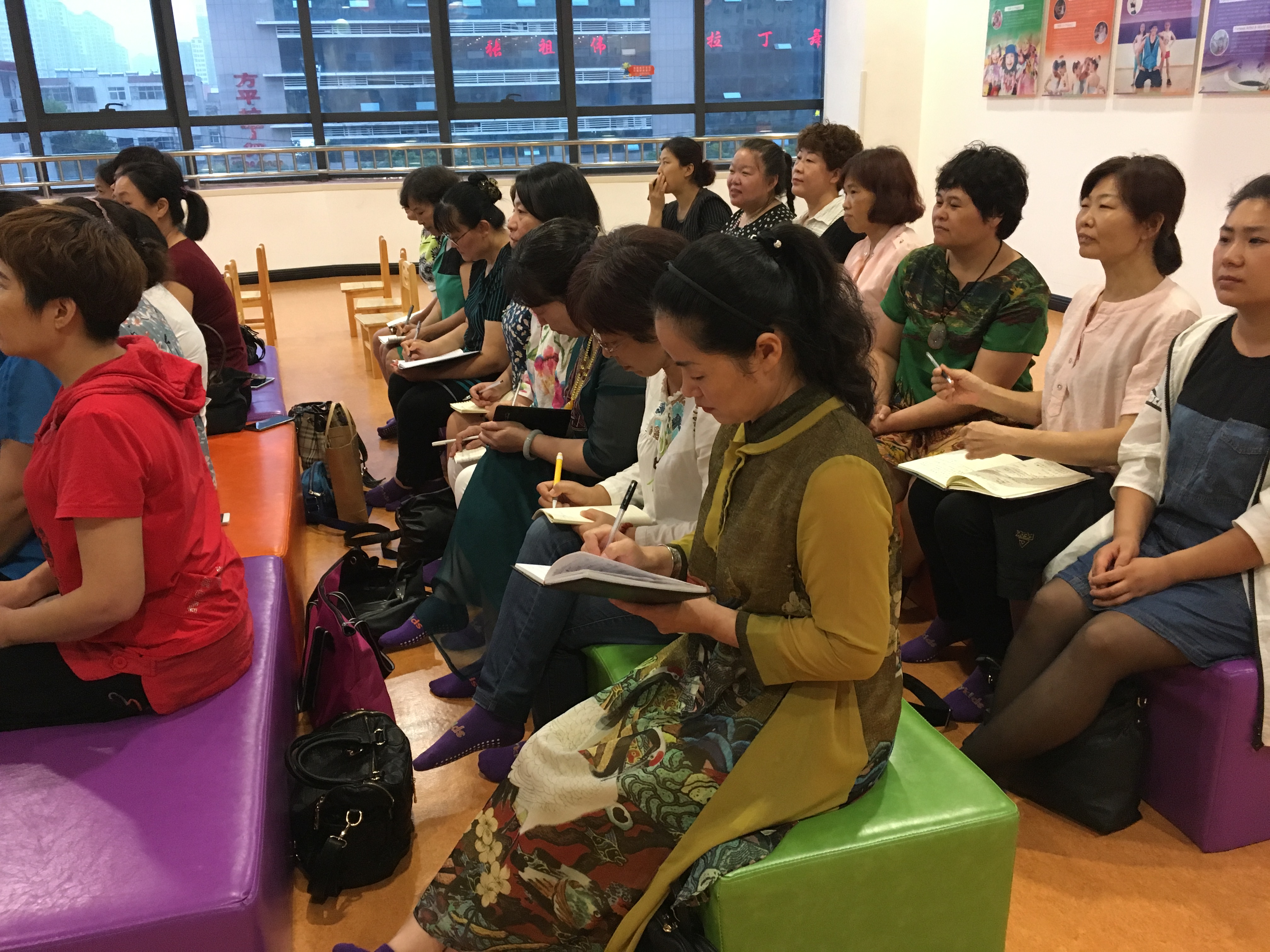 NYC紐約國際山東濰坊萬達(dá)中心：【活動(dòng)回顧】父母沙龍《生活中的育兒術(shù)》