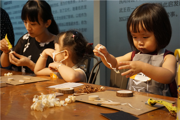 NYC紐約國(guó)際杭州遠(yuǎn)洋樂堤港早教中心小小木工藝術(shù)貼畫回顧