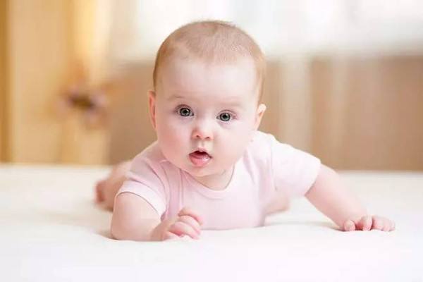 新生兒如何穿衣新生兒穿衣小竅門(mén)