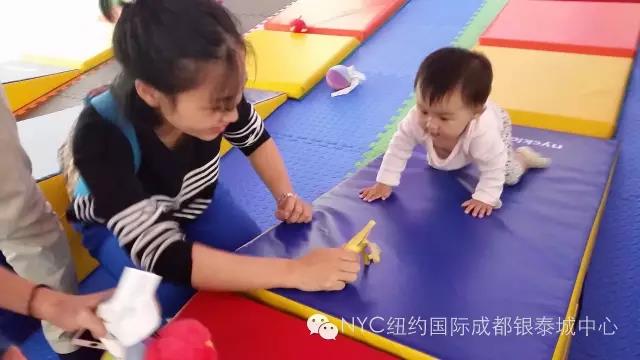 NYC紐約國(guó)際成都銀泰城早教中心：NYC歡樂(lè)爬爬賽又開(kāi)始報(bào)名啦！