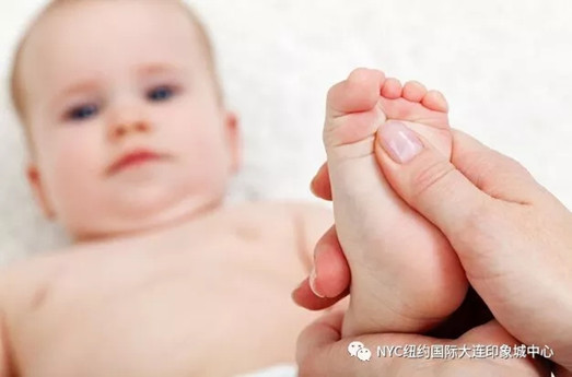 NYC大連印象城早教中心：《小兒發(fā)燒的辨證及家庭護理推拿手法》——季群小兒推拿講座&義診