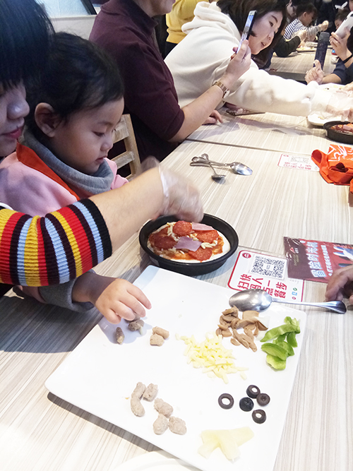 NYC紐約國際天津?yàn)I海早教中心：戶外親子團(tuán)“小小Chefs”活動(dòng)回顧