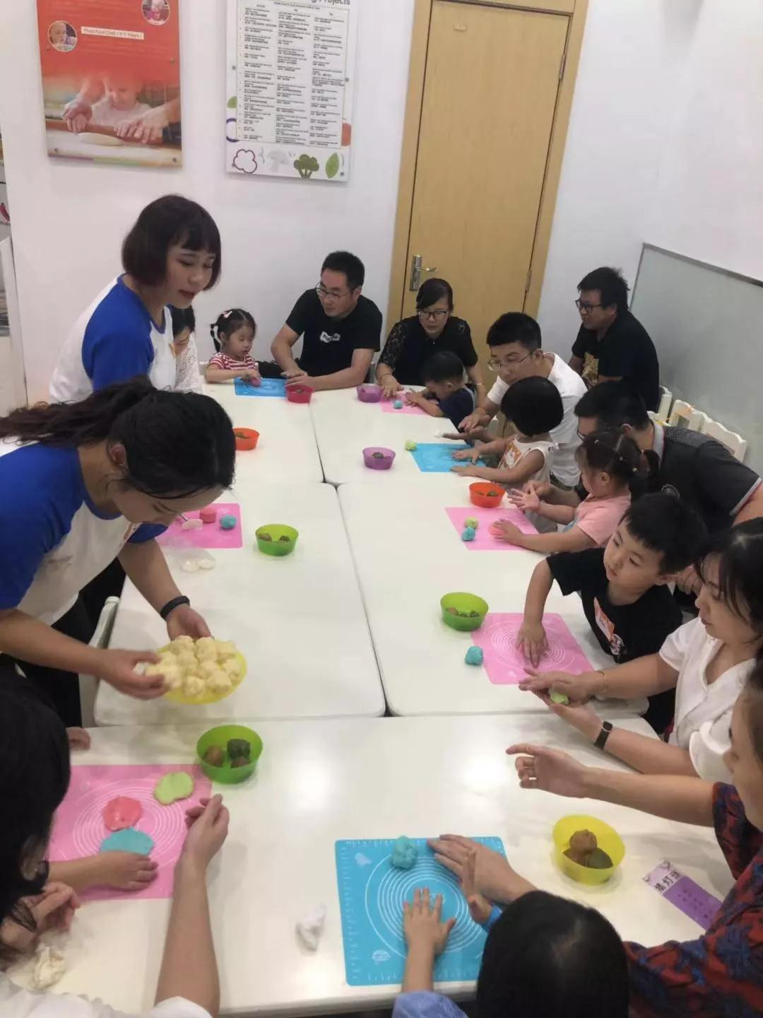 NYC紐約國(guó)際寧波早教中心：【活動(dòng)回顧】歡慶中秋，月餅DIY